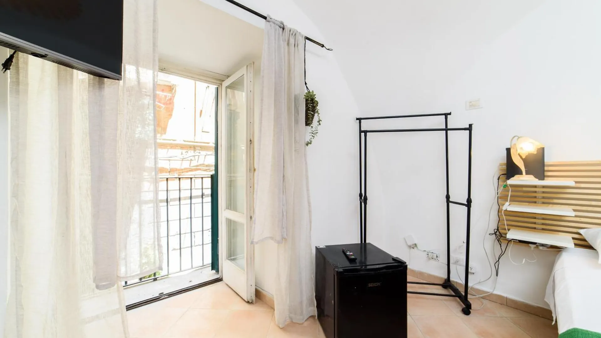 Toto 1 Room Naples Italy
