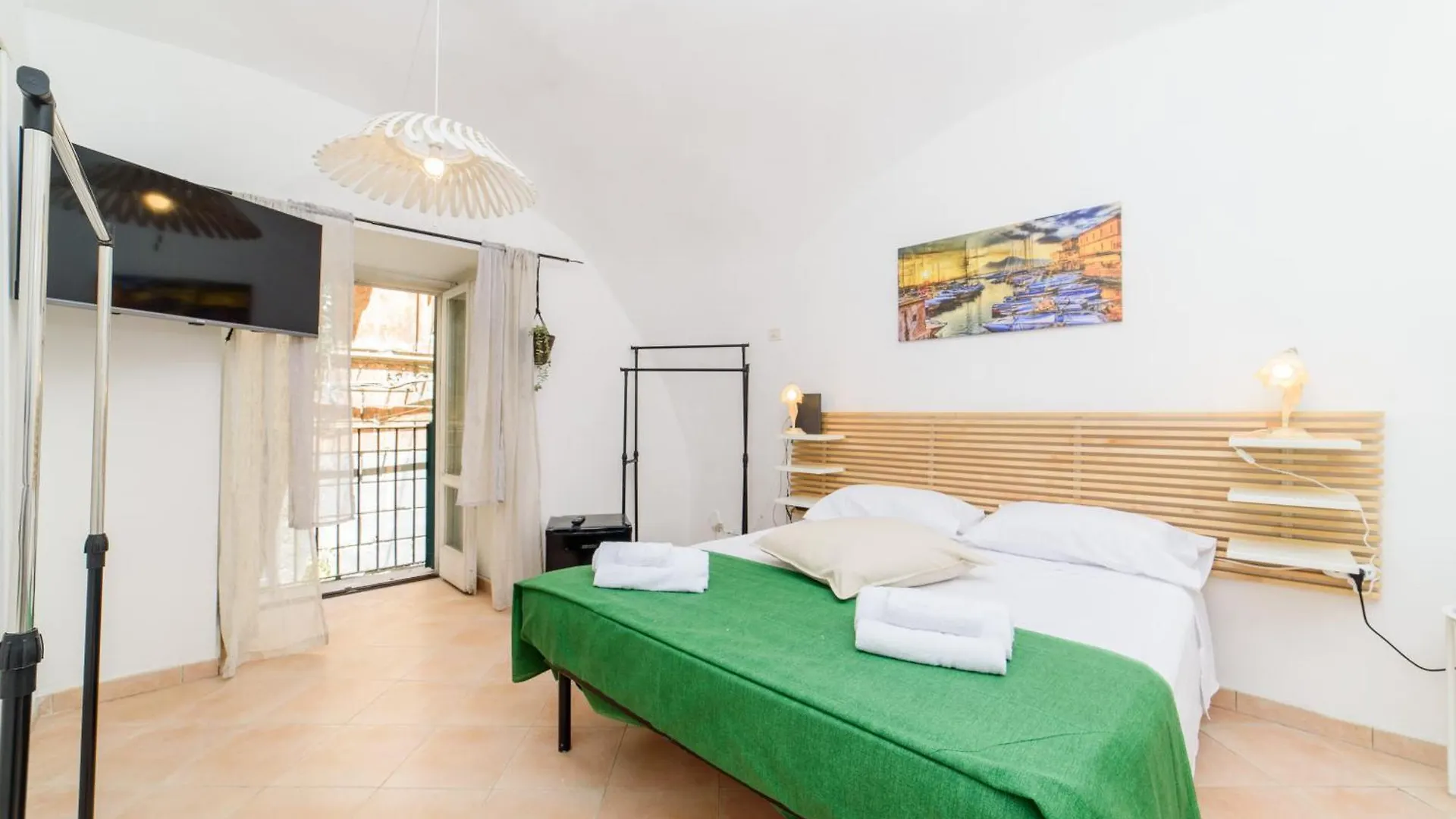 Toto 1 Room Naples 0*,  Italy